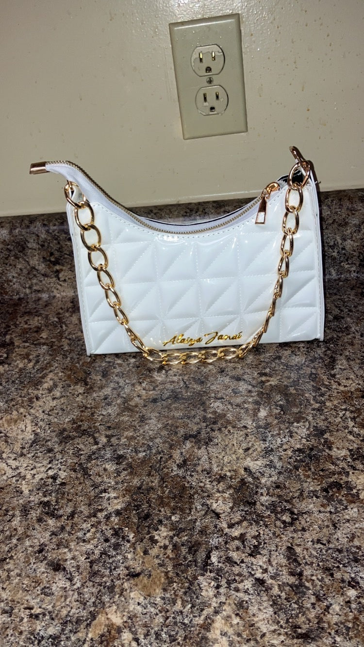 Alaiya Janaí Luxe Chain Quilted Bag