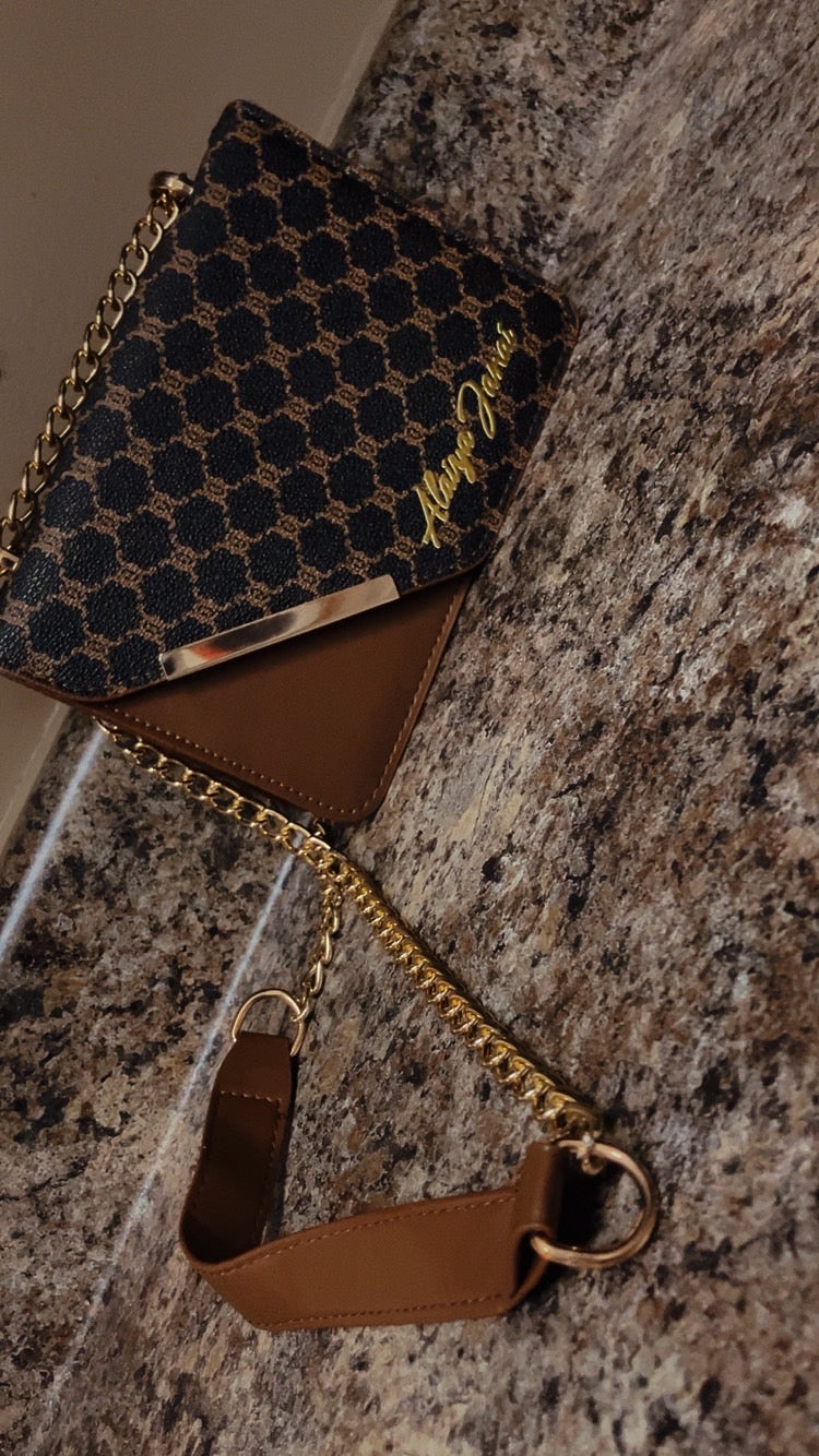 Alaiya Janaí Luxe Chain Crossbody