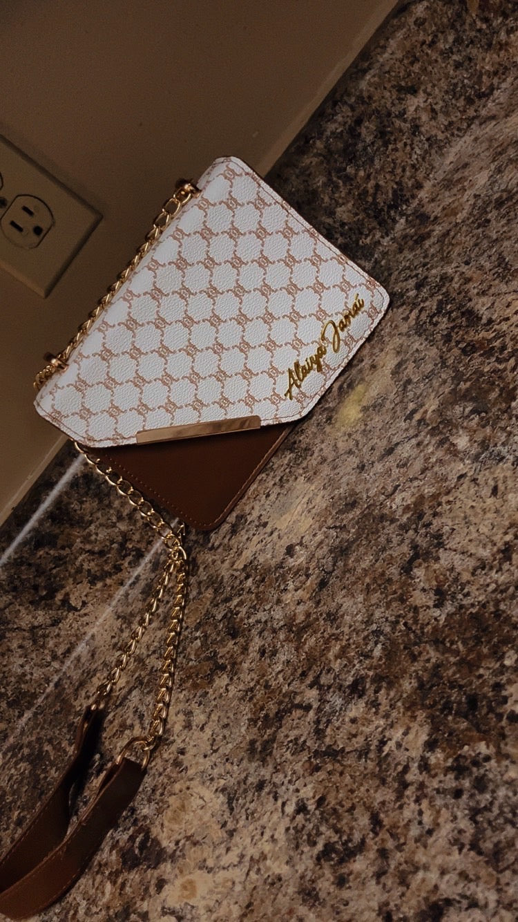 Alaiya Janaí Luxe Chain Crossbody